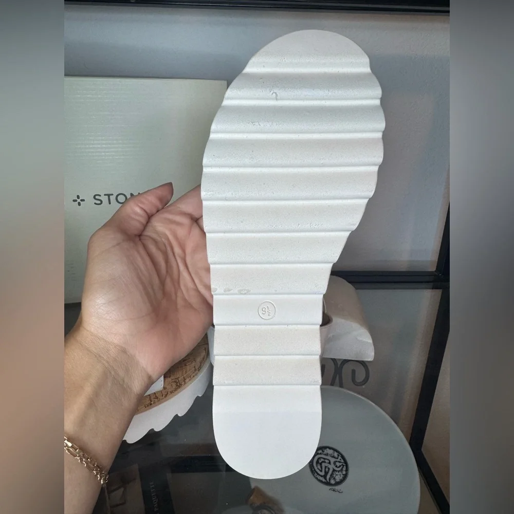NWT Sun + Stone Melanyy Laceless Open Toe Wedge Sandals White Size 9.5 - Picture 8 of 8